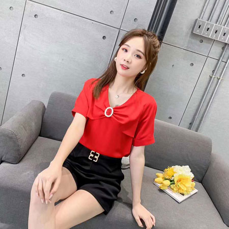 自由的感性设计 包容的艺术元素 伊美妮女装品牌