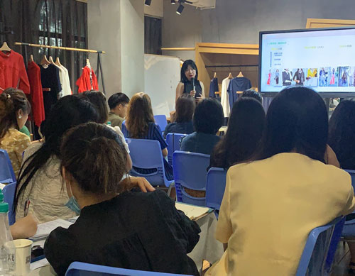 开展销售培训 助力终端店铺业绩提升