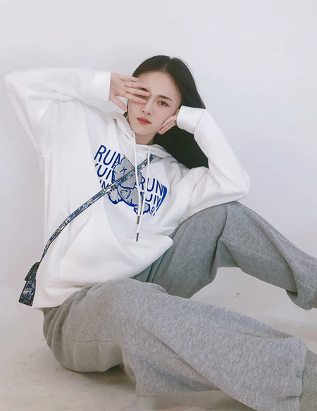 韩蔻KORIKOO 卫衣就是休闲挂的百搭王