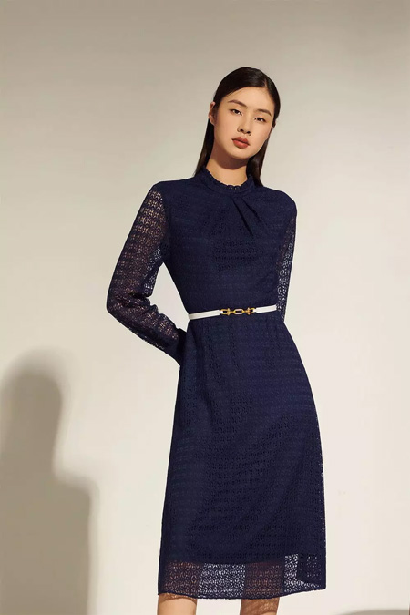 皑如职场通勤 新时代独立女性的多面形象